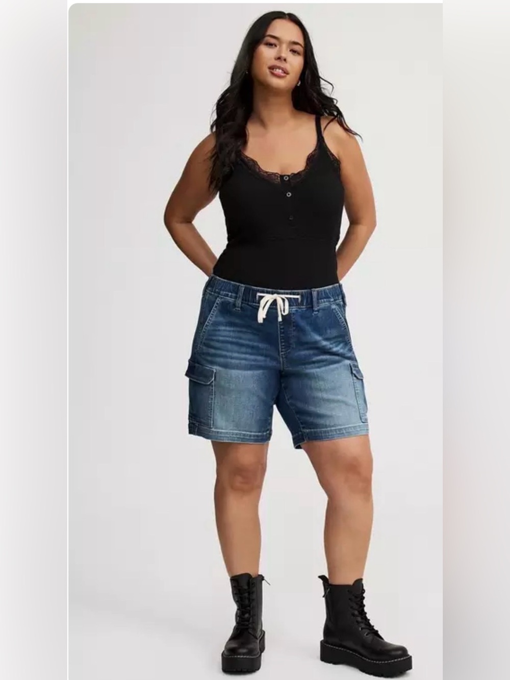 Torrid 8" Weekend Bermuda Mid-Rise Denim Short 2X NWT